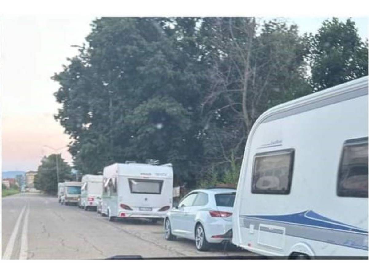 Sgomberato  l'agglomerato di camper e roulottes che si era formato in corso Piemonte. Le proteste dei residenti